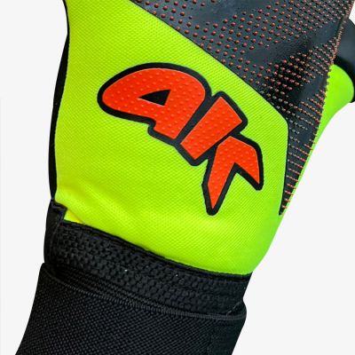 4. Rękawice 4keepers Elite Venom NC Jr S961189