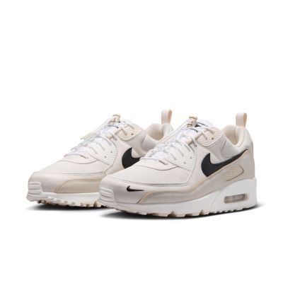 4. Buty Nike Air Max 90 IV4695-100