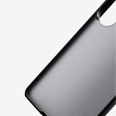 8. Etui Nillkin Super Frosted Shield Pro na Samsung Galaxy S26 - półprzezroczysto-czarne