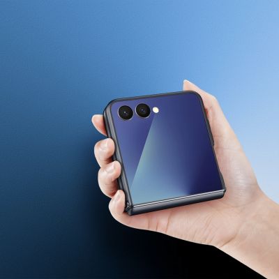 4. Etui Dux Ducis Aimo na Samsung Galaxy Z Flip7 - czarne