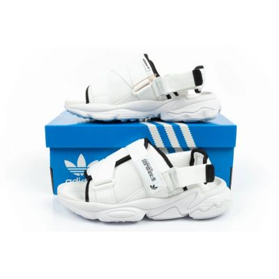 21. Buty adidas Ozweego Sandal W H67276