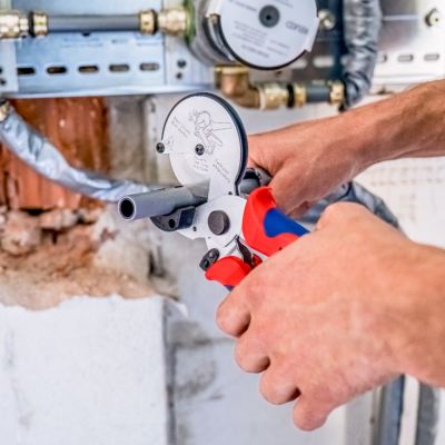 10. KNIPEX OBCINAK DO RUR KOMPOZYTOWYCH I PLASTIKOWYCH