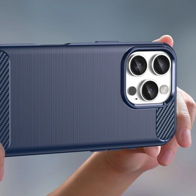 6. Etui silikonowe Carbon Case do iPhone 16 Pro Max - niebieskie