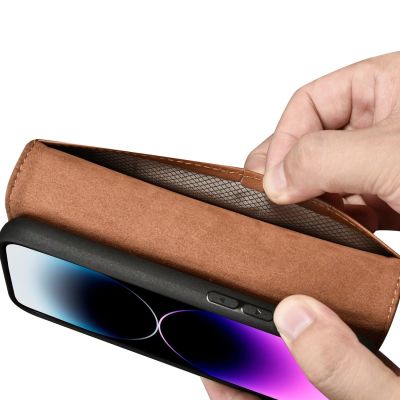 11. iCarer Wallet Case 2in1 etui iPhone 14 Pro skórzany pokrowiec z klapką Anti-RFID brązowy (WMI14220726-BN)