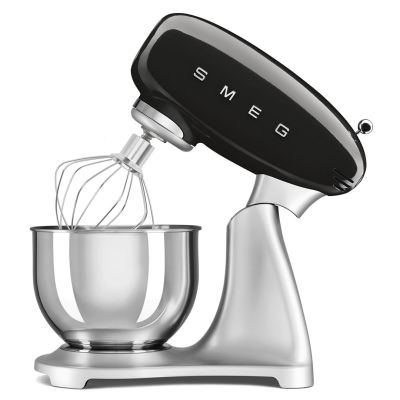 3. Robot kuchenny SMEG SMF04BLEU