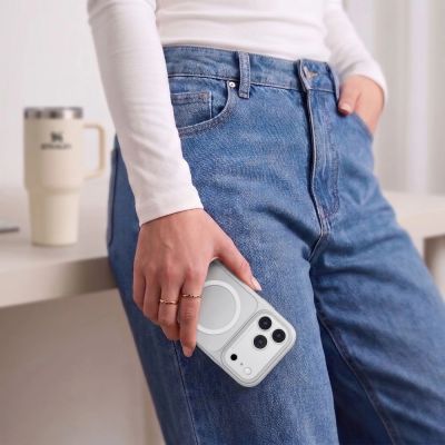 7. Etui Tech-Protect MagPrime MagSafe CC na iPhone 18 Pro / 17 Pro - szare matowe