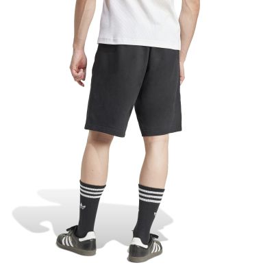 3. Spodenki adidas Originals Essentials IY8520