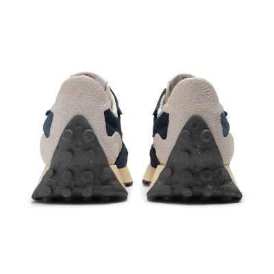 5. Buty sportowe New Balance U327WRJ