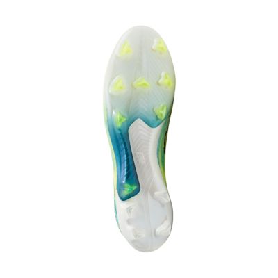 6. Buty piłkarskie New Balance Furon V9 Elite FG NBUF1F7R4