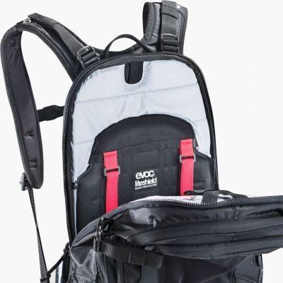 7. Plecak rowerowy enduro Evoc FR Trail Blackline 20 - black rozmiar: s