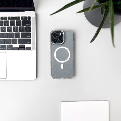 4. Etui brokatowe Glitter Case kompatybilne z MagSafe na iPhone 17 Pro Max - półprzezroczyste