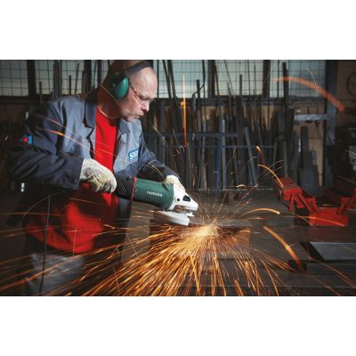 2. Szlifierka kątowa METABO 230 WEA 24-230 MVT QUICK