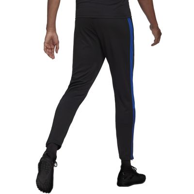4. Spodnie adidas Tiro Essential M HM7920