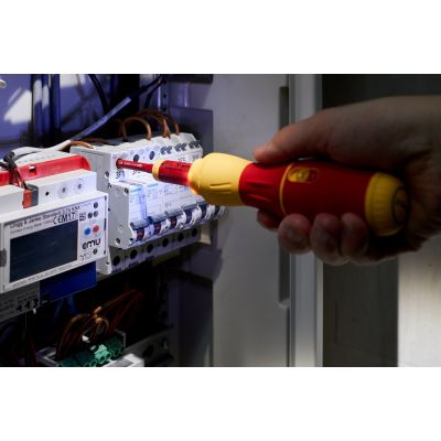 8. Wkrętak elektryczny Wiha 44318-SPEED-E