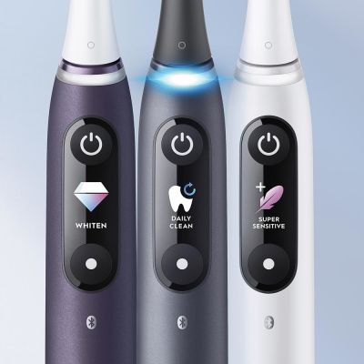 3. Braun Oral-B szczoteczka elektryczna iO8 BLACK