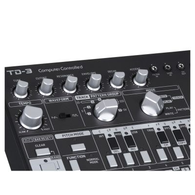 10. Behringer TD-3-BK Syntezator linii basowej