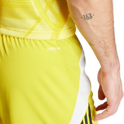 6. Spodenki adidas Tiro 24 M IS1409