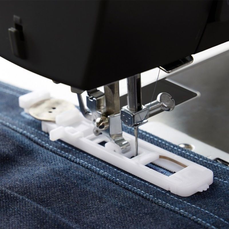 17. Maszyna do szycia Singer 4432 Black