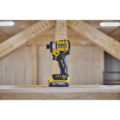 10. Zakrętarka Udarowa Aku 18V DCF860E2T-QW DEWALT
