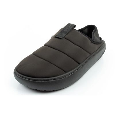 3. Crocs buty męskie papcie Classic Puff Moc kapcie czarne ocieplane