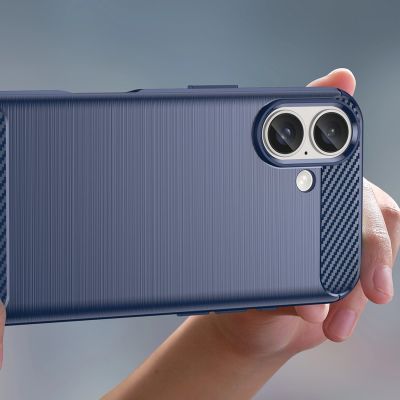6. Etui silikonowe Carbon Case do iPhone 16 - niebieskie