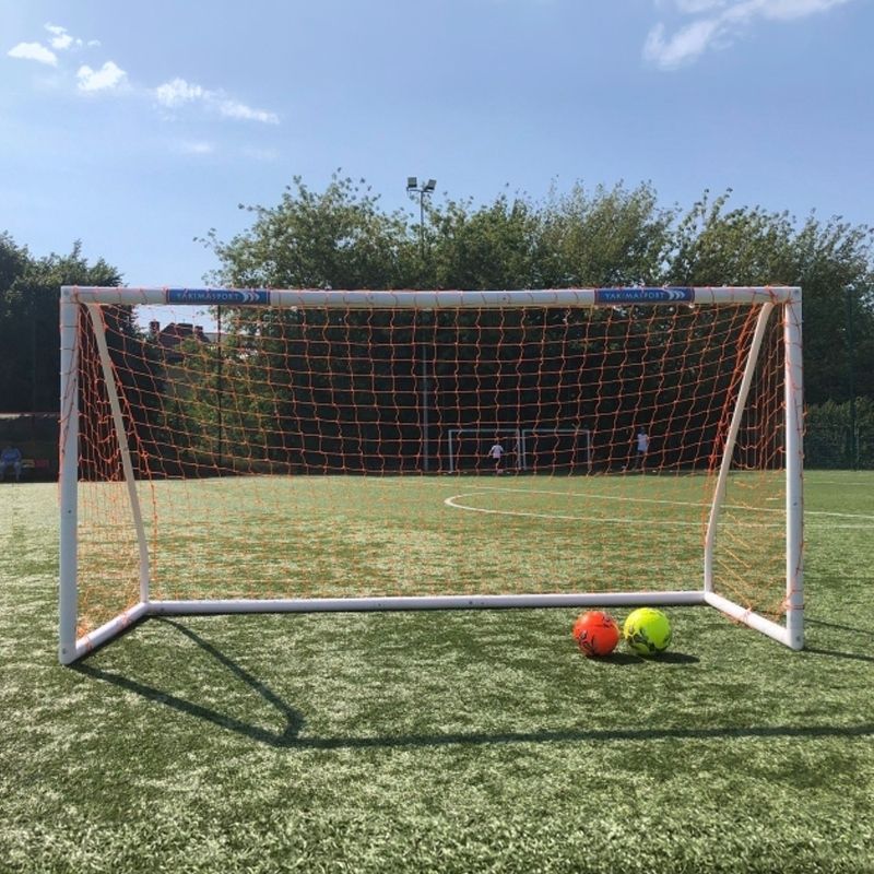 9. Bramka do piłki nożnej Yakima Sport przenośna 100686
