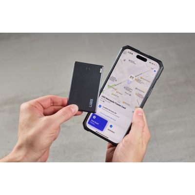 7. UAG Metropolis Wallet - portfel z podstawką w zestawie z kartą lokalizującą (Apple Find My i Google Find Hub), kompatybilny z MagSafe (kevlar black)