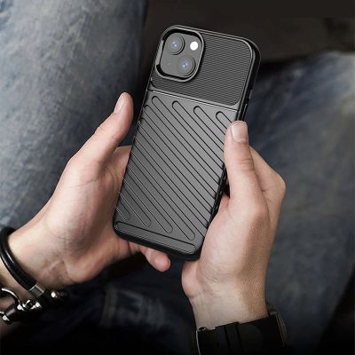 9. Thunder Case elastyczne pancerne etui pokrowiec iPhone 13 mini zielony