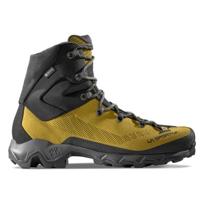 2. La Sportiva Aequilbrium ZFHS139E32G00 Trek GTX Savana/Carbon