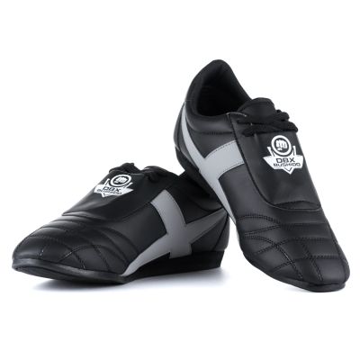 3. Buty  treningowe do sportów walki Black DBX Bushido czarne