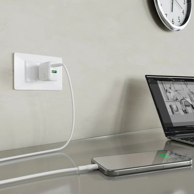 8. Ładowarka sieciowa Puro PROLITE 25W USB-A / USB-C + kabel USB-C - USB-C 1.2m - biała