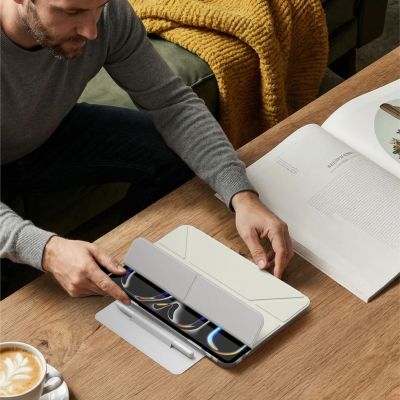 10. Etui AMAZINGTHING Minimal Mag Case na iPad Pro M5 11" - białe