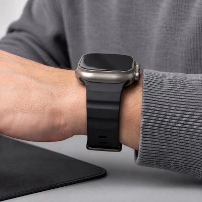 6. Pasek Tech-Protect Motion na Apple Watch 44 / 45 / 46 / 49 mm - czarny