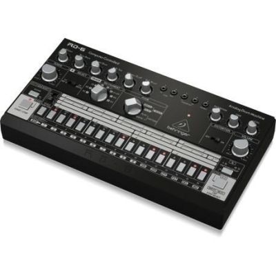 7. Behringer RD-6-BK automat rytmiczny / perkusyjny