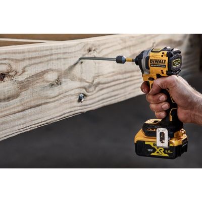 7. Zakrętarka akumulatorowa udarowa DEWALT DCF850NT-XJ klucz udarowy 1/4" 18V Czarny, Żółty