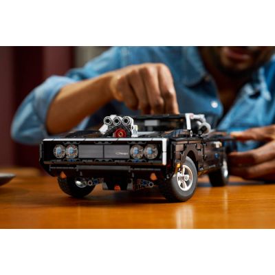 19. LEGO Technic 42231 - Samochód Fast and Furious Dodge Charger R/T