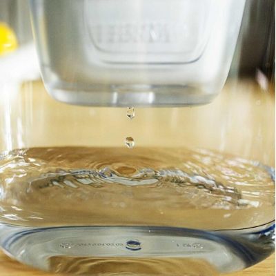10. Dzbanek Brita Essential XL+3 wkłady (piaskowy)