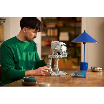 13. LEGO Star Wars 75417 - Maszyna krocząca AT-ST