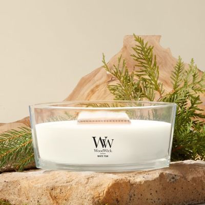 6. Świeca elipsa WHITE TEAK WOODWICK