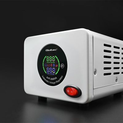 7. QOLTEC STABILIZATOR NAPIĘCIA AUTOMATYCZNY AVR 2000VA