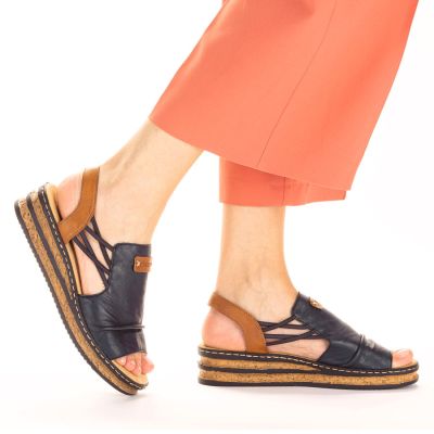 6. Komfortowe sandały damskie na koturnie niebieskie Rieker  62962-14