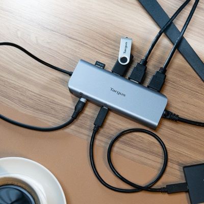 2. Targus DOCK427GL stacja dokująca Przewodowa USB 3.2 Gen 2 (3.1 Gen 2) Type-C Szary