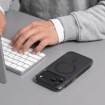 8. Etui Tech-Protect MagAir MagSafe CC na iPhone 18 Pro / 17 Pro - czarne matowe