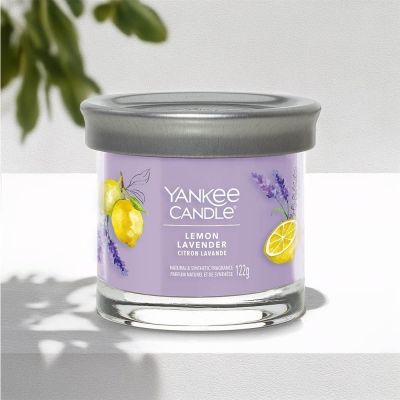 2. Świeca mała LEMON LAVENDER YANKEE