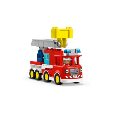 5. LEGO DUPLO TOWN 10473 Wóz strażacki z wężem i strażakiem