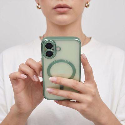 7. Etui Tech-Protect MagFlex na iPhone 17 - zielone matowe