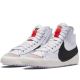 2. Buty Nike W Blazer Mid 77 Jumbo w kolorze białym (DQ1471100)