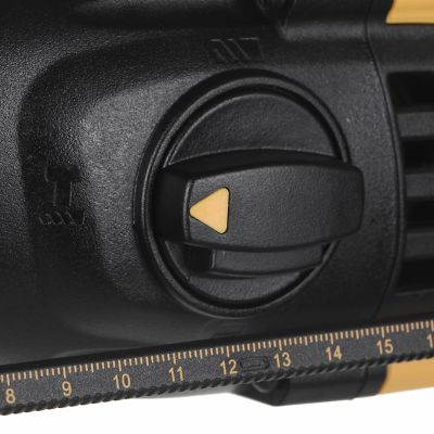 5. Młotowiertarka 800W 2,6J DeWalt D25133K