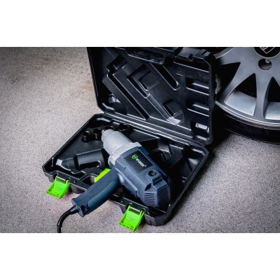 12. Klucz udarowy elektryczny 800 Nm 1/2” do kół walizka W33250 WUBER