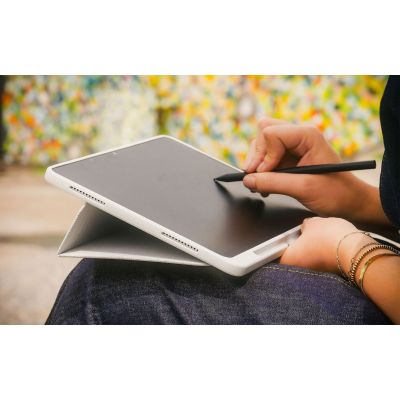 12. Etui Wacom MOVINKPAD 11IN CASE with STAND